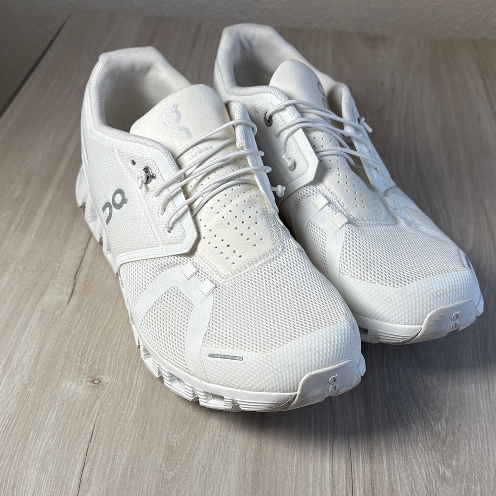 On cloud 5 Running Men's Cream Sneakers